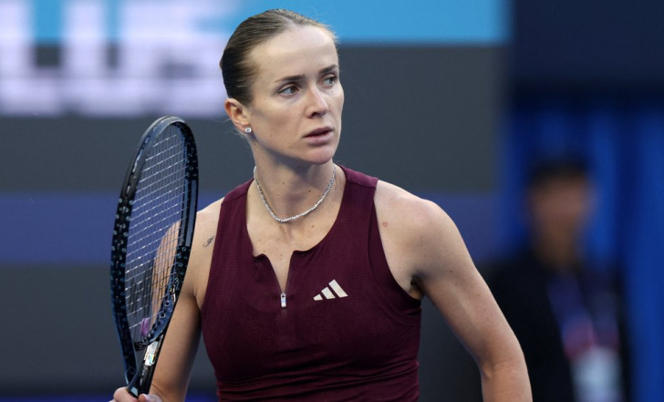 СВІТОЛІНА ПОСТУПИЛАСЯ 170-Й РАКЕТЦІ СВІТУ ТА ВИБУЛА З WTA 1000 В УХАНІ